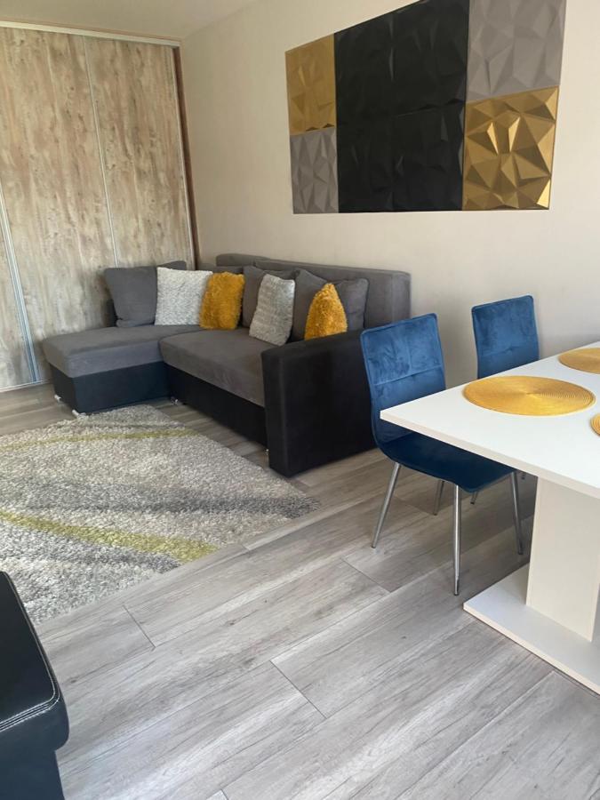 Gabrielle Apartman Hajdúszoboszló Buitenkant foto